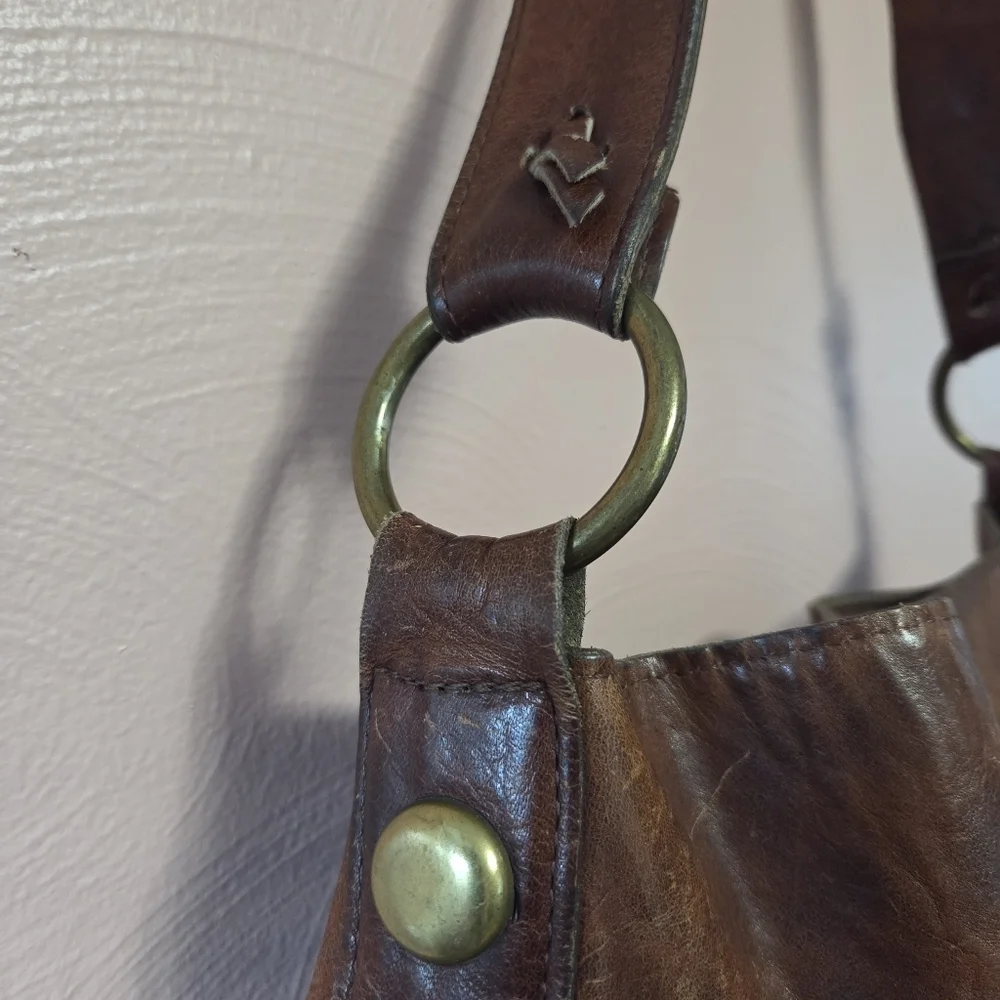 TWO BAR WEST Brown Leather Cross Purse